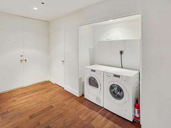 5th image of 125 Montana Ave APT 207