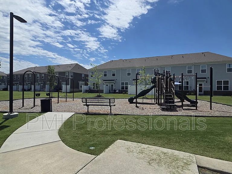 4140 Feetham Dr — Photo 24