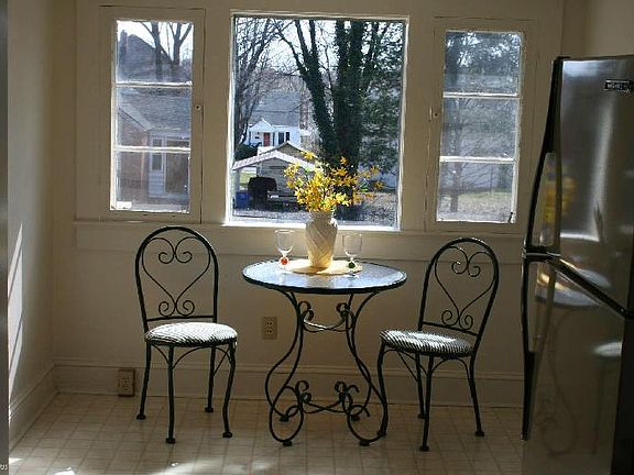 5th image of 304 Parkway St