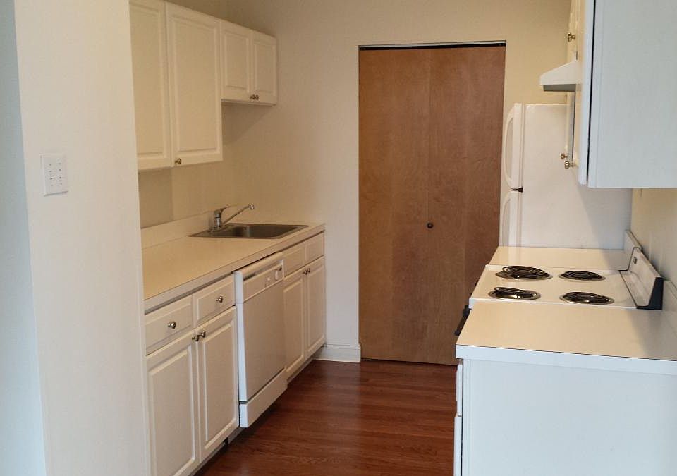 1st image of 2XX S 16th St #1202