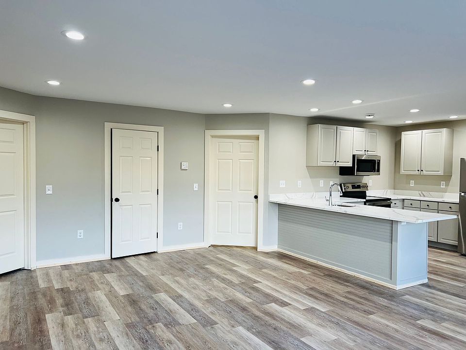 77 Quechee Hartland Road 77 Quechee Hartland Rd White River Junction