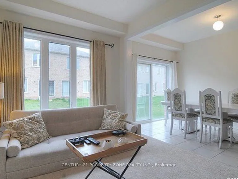 38 Banbridge Cres — Photo 5
