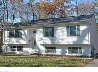 8 Conrad Ct, Gales Ferry, CT 06335