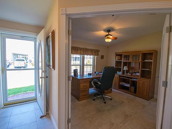4th image of 37319 Neukom Ave