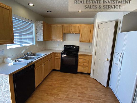 4th image of 3307 Blossom Way