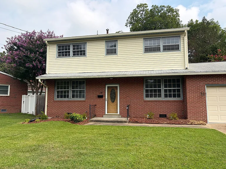 19 Michele Dr — Photo 1