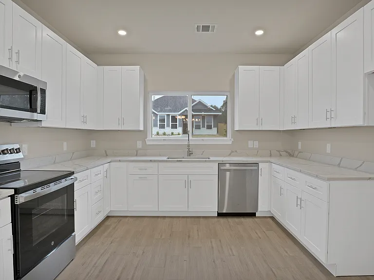 5618 Barkridge Dr — Photo 9