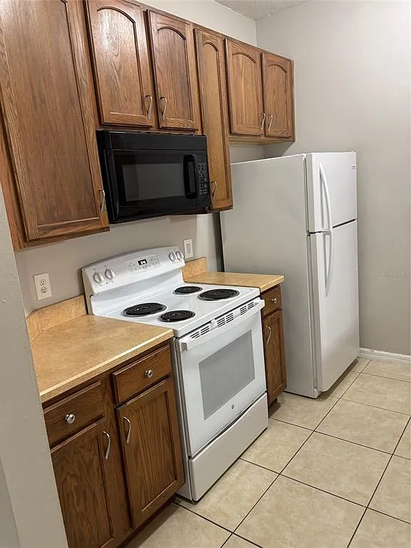 3 bed, 2.0 bath, 1000 sqft, $1,695 — Photo 4