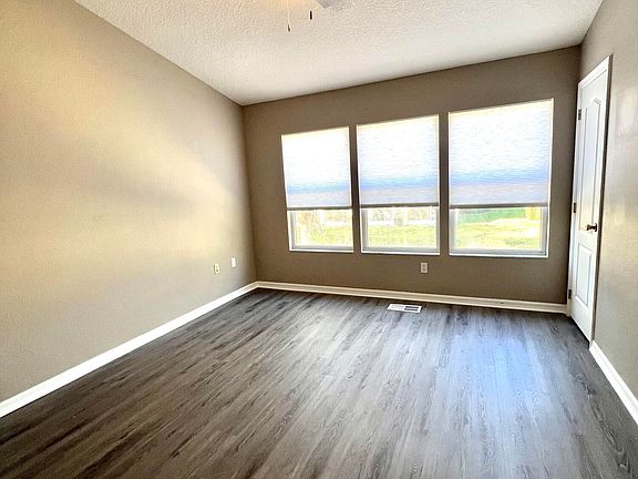 2nd image of 1368 Hampton Park Ln #1368