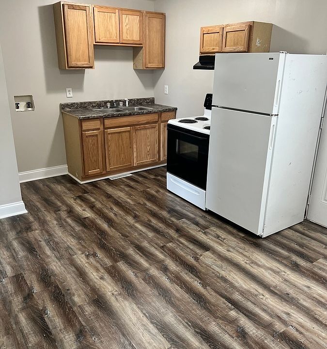 1st image of 3102 Summit Ave #G