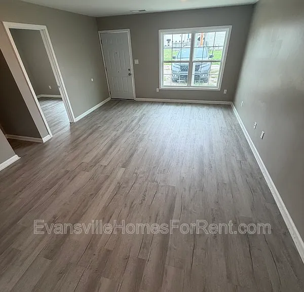 1404 Oakley St — Photo 3