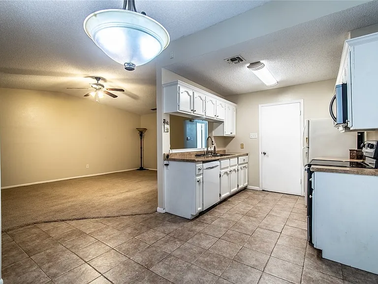 7218 Elwood Ct #C3 — Photo 8