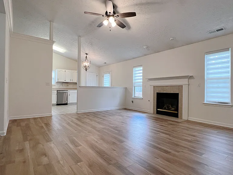 3878 Chenango Pl — Photo 5