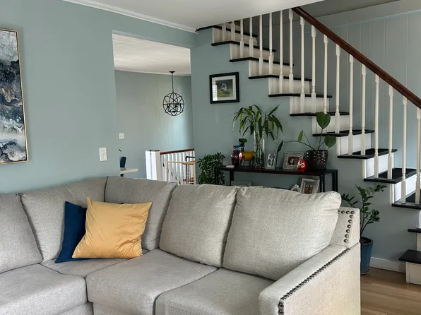 3 Potter St #B, Newport, RI 02840