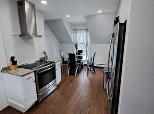 14 Roy St FLOOR 2, Swampscott, MA 01907