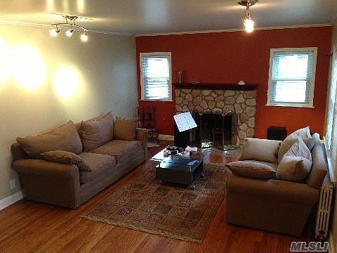 5th image of 406 Wilson St