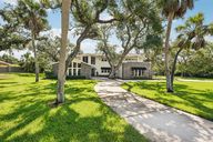 Beneva Oaks Blvd-S0807-001.jpg