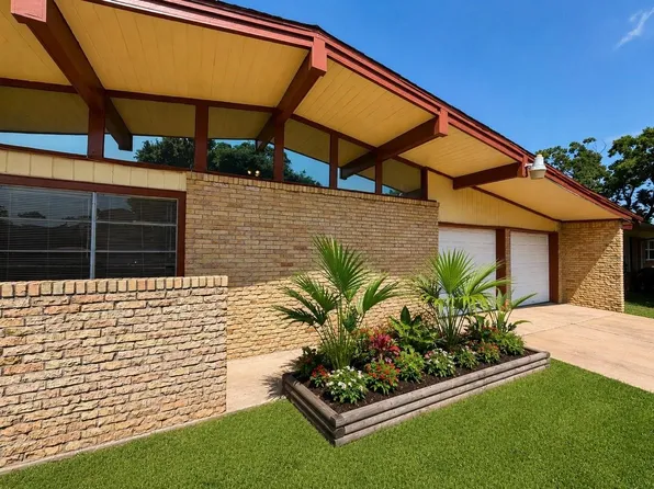 8806 Glenloch Dr, Houston, TX 77061