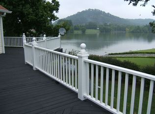 1000 Goose Bay Rd, Ashland City, TN 37015