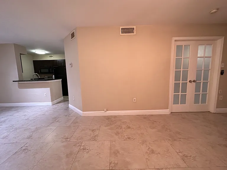 2811 N Oakland Forest Dr #209 — Photo 12