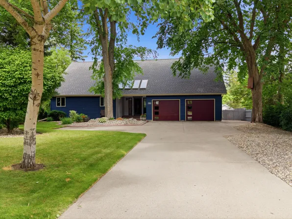 111 15th Ave NE, Aberdeen, SD 57401