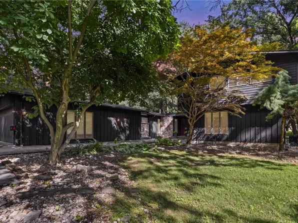 50 Harwood Ln, East Rochester, NY 14445