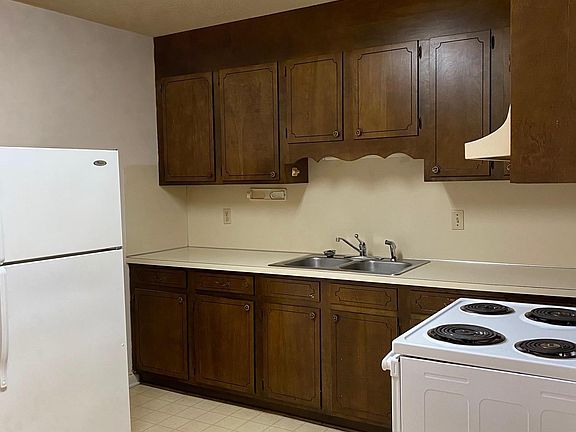 2nd image of 2226 Knight St #4