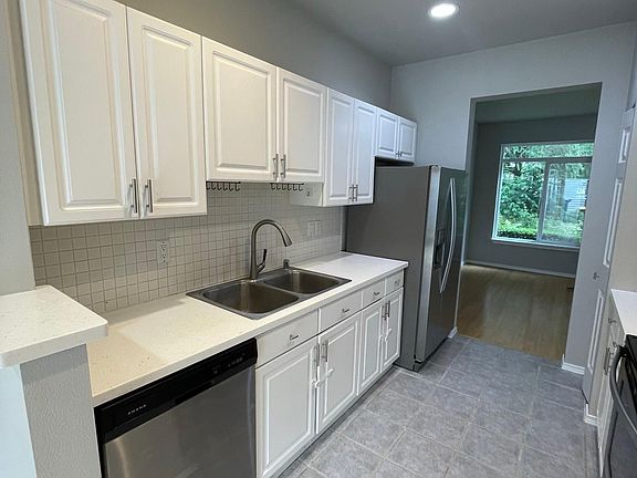 4th image of 18006 NE 93rd Ct Unit 2