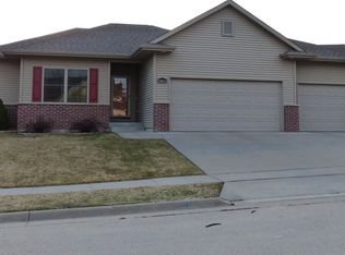 2851 Danlin Ct, Dubuque, IA 52002
