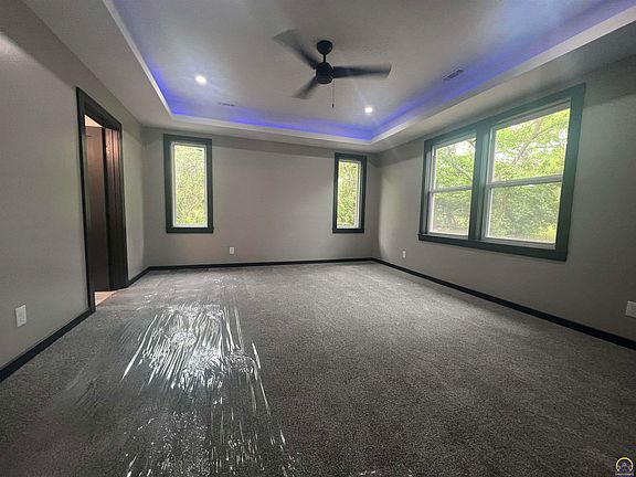 5th image of 3825 SE Oakwood Dr