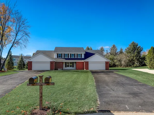 16450 Dane Ct E, Brookfield, WI 53005