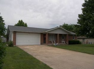 2241 W Colgate St, Bolivar, MO 65613