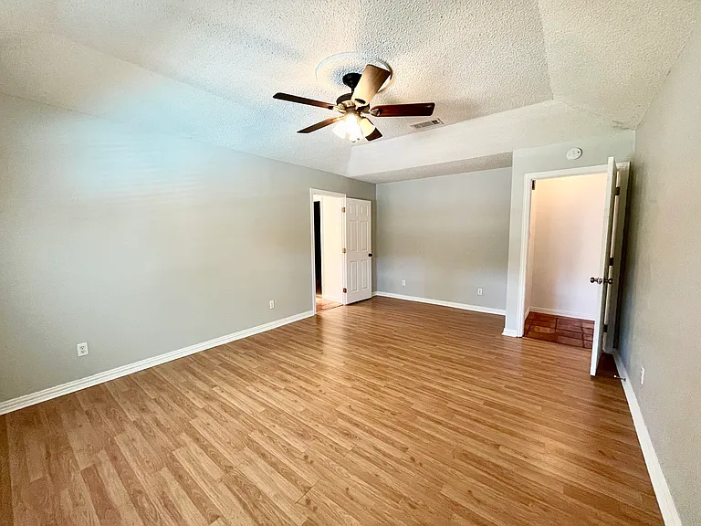 5008 Millsprings Dr — Photo 19