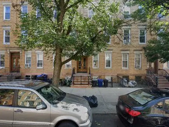 7035 66th St APT 2L, Glendale, NY 11385
