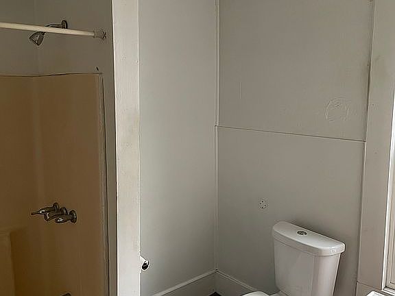 3rd image of 493 Washington Ave