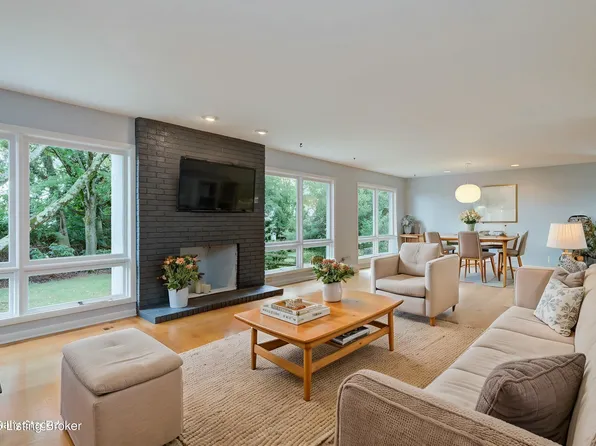 3224 Five Oaks Pl, Louisville, KY 40207