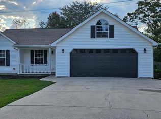 340 Sage Brush Ln, Rossville, GA 30741