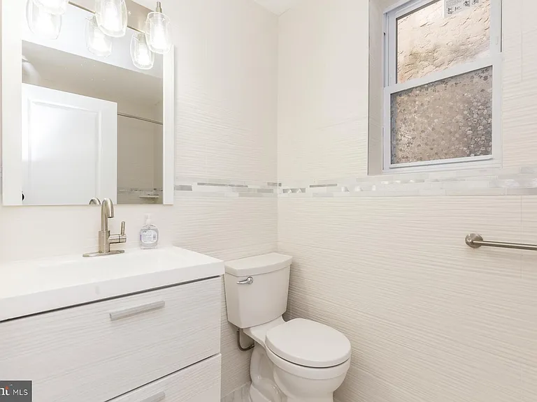 537 N 33rd St #1 — Photo 8