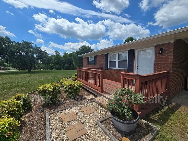4665 Peace Rd — Photo 3
