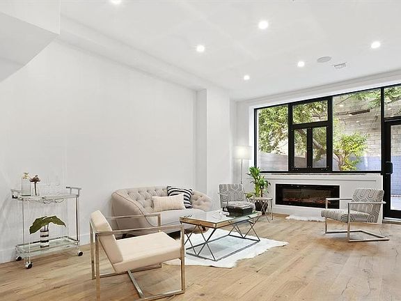 4th image of 242 Van Brunt St #1