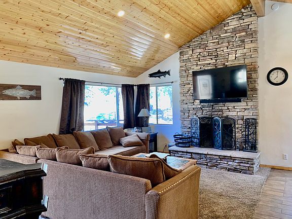 3rd image of 40063 Lakeview Dr