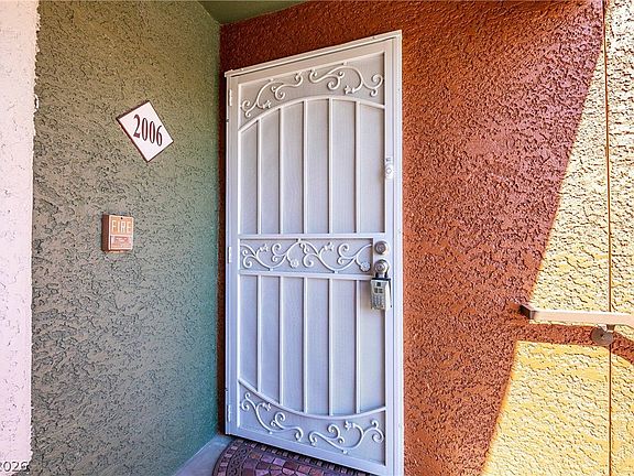 5th image of 8101 W Flamingo Rd Unit 2006