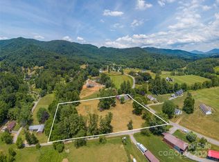 313 Peters Cove Rd, Waynesville, NC 28786