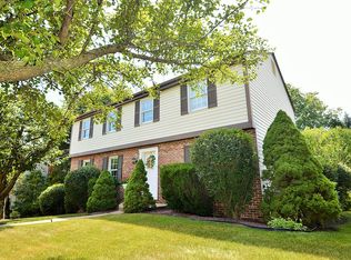 123 Bertley Ridge Dr, Coraopolis, PA 15108