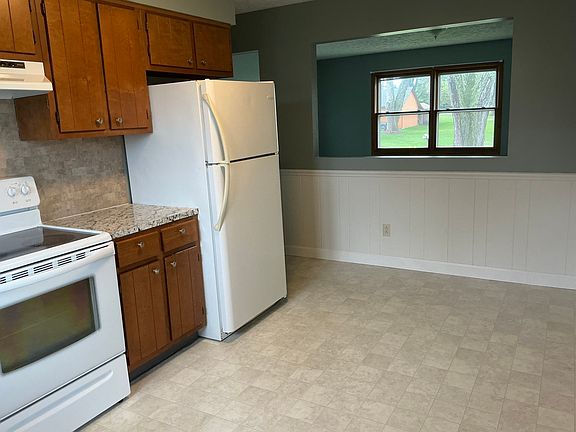 2nd image of 38 Warner St