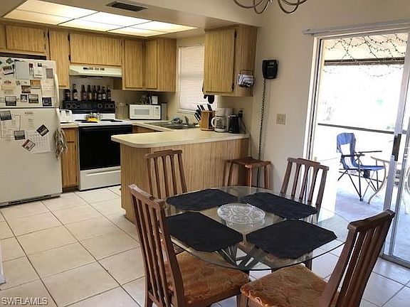 3rd image of 4524 SW 8th Pl