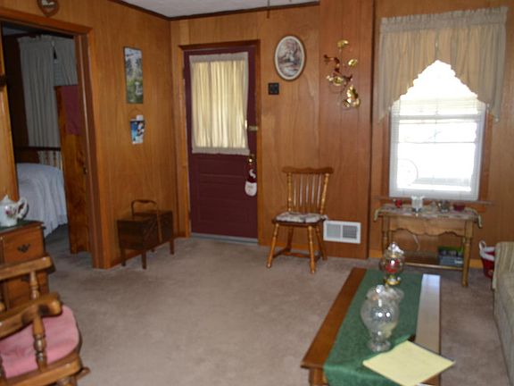 3rd image of 40 Mill Creek Ln