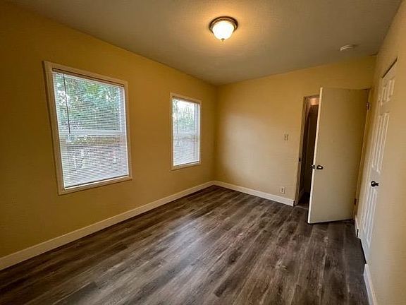 3rd image of 2790 26th Ave