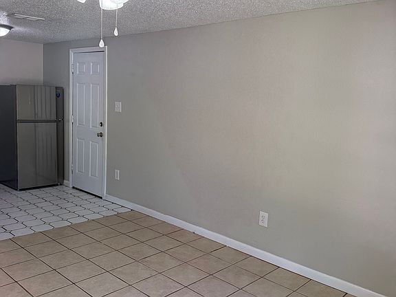3rd image of 1016 Tucker Ave