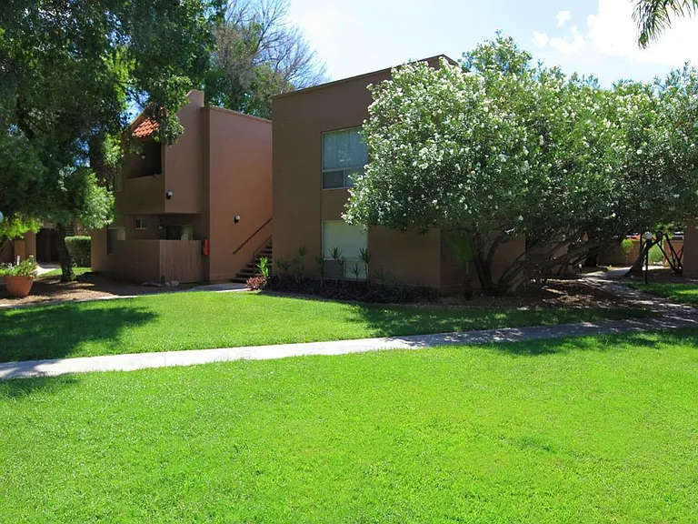 El Dorado Apartments — Photo 42
